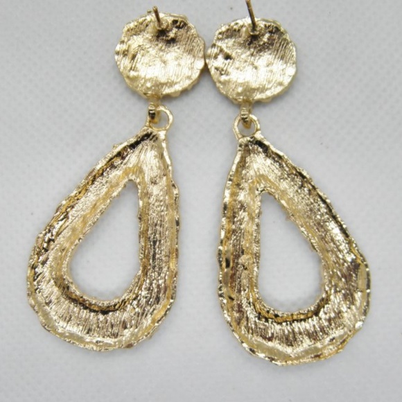 Geometric Teardrop shape Earrings - Picture 5 of 5